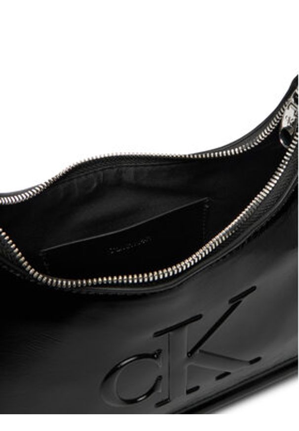 Calvin Klein Torebka Bold Ck Metallic Shoulder Bag LV04F3332G Czarny. Kolor: czarny. Materiał: skórzane