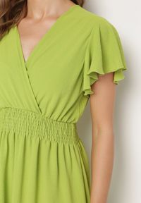 Born2be - Jasnozielona Sukienka Mini z Gumką w Pasie i Falbanką Senait. Kolor: zielony. Długość: mini #3