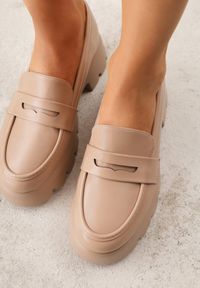 Renee - Ciemnobeżowe Mokasyny na Platformie z Tłoczeniem Guinelle. Kolor: beżowy. Materiał: jeans. Sezon: wiosna. Obcas: na platformie #6