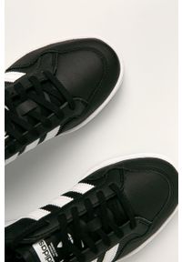 adidas Originals - Buty dziecięce Team Court. Nosek buta: okrągły. Zapięcie: sznurówki. Kolor: biały. Materiał: syntetyk, materiał, skóra ekologiczna, guma. Szerokość cholewki: normalna #2