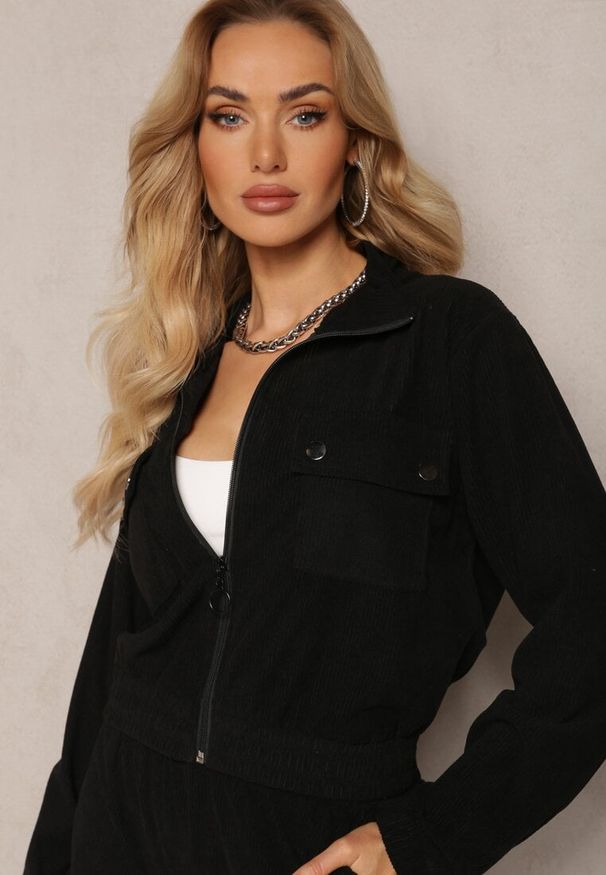 Renee - Czarny Komplet Dresowy w Prążki Bluza Kurtka Rozpinana z Kołnierzykiem i Spodnie Lisulla. Kolor: czarny. Materiał: dresówka. Wzór: prążki. Sport: turystyka piesza