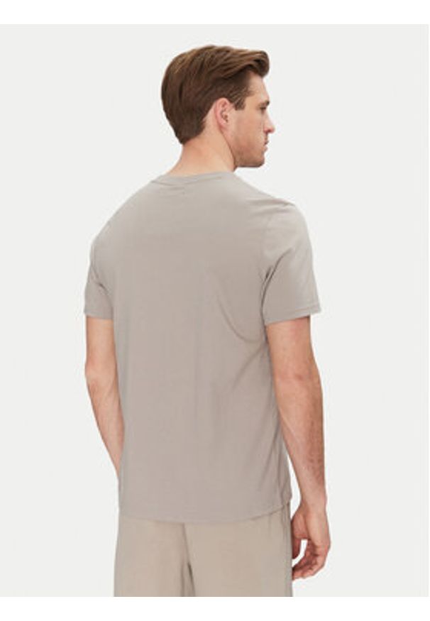 Moose Knuckles T-Shirt Conway M15MT760 Szary Regular Fit. Kolor: szary. Materiał: bawełna