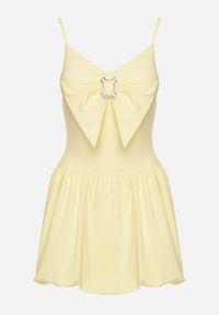 Born2be - Żółta Sukienka Bombka na Cienkich Ramiączkach z Kokardą i Cyrkoniami Paliandria. Okazja: na imprezę. Typ kołnierza: kokarda. Kolor: żółty. Długość rękawa: na ramiączkach. Wzór: aplikacja. Sezon: lato. Typ sukienki: bombki. Styl: elegancki #3