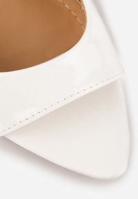 Renee - Białe Sandały VICES na Szpilce z Lakierowanym Wykończeniem Nesamenis. Zapięcie: sprzączka. Kolor: biały. Materiał: lakier. Obcas: na szpilce. Styl: elegancki, klasyczny #2