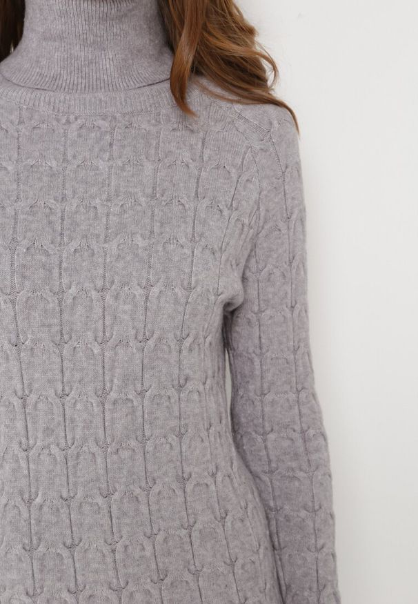 Born2be - Szara Midi Sukienka z Golfem o Pudełkowym Kroju i Długimi Rękawami ze Ściągaczami Yvonnena. Typ kołnierza: golf. Kolor: szary. Długość rękawa: długi rękaw. Długość: midi