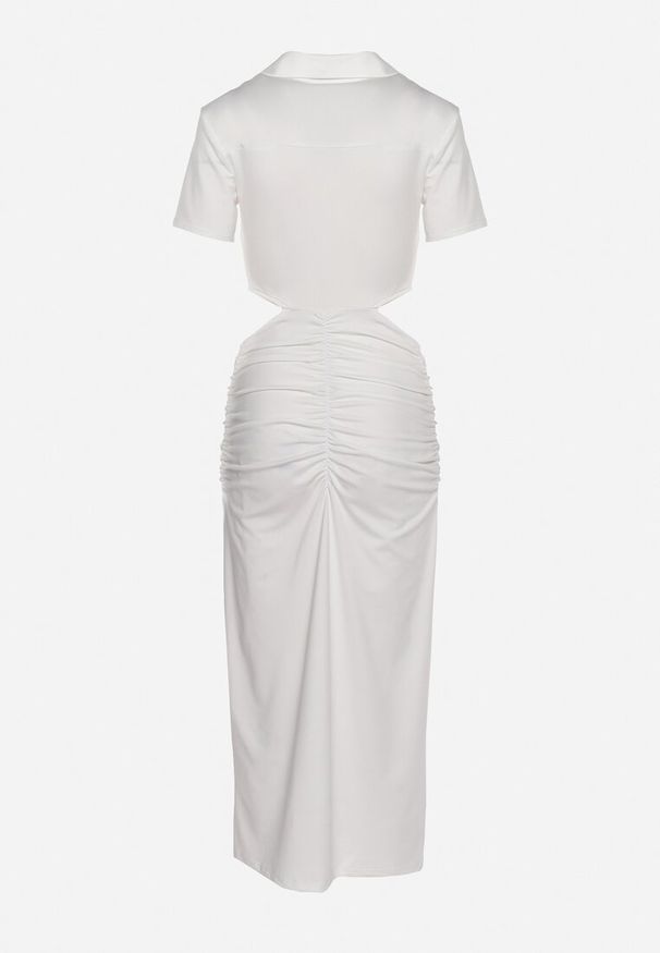 Born2be - Biała Sukienka Koszulowa z Wycięciami w Talii i i Marszczeniami Zapinana na Guziki Quvlea. Okazja: na co dzień. Kolor: biały. Materiał: jeans, wiskoza. Typ sukienki: koszulowe. Styl: casual