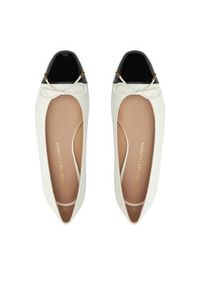 Stuart Weitzman Baleriny Sleek Bow Flat SG888 Écru. Materiał: skóra