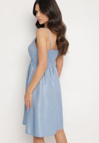 Born2be - Jasnoniebieska Wiskozowa Sukienka o Rozkloszowanym Kroju z Kopertowym Dekoltem Liralune. Typ kołnierza: dekolt w kształcie V. Kolor: niebieski. Materiał: wiskoza. Długość rękawa: na ramiączkach. Typ sukienki: kopertowe. Styl: elegancki, klasyczny #5