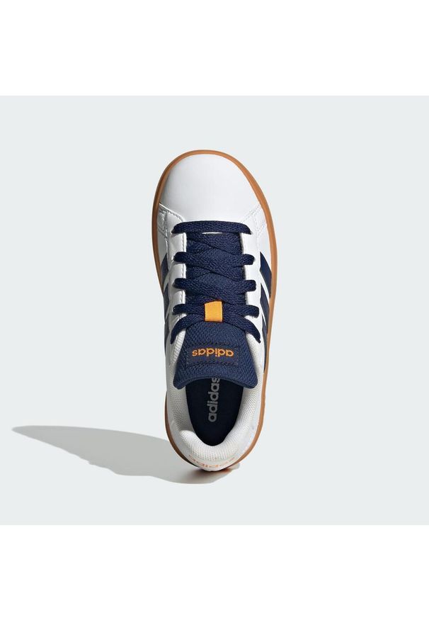 Adidas - Buty Grand Court Lifestyle Tennis Lace-Up. Kolor: brązowy, niebieski, wielokolorowy, biały. Materiał: materiał. Sport: turystyka piesza