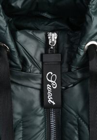 Born2be - Ciemnozielona Pikowana Kurtka Ozdobiona Pikowaniem z Odpinanym Kapturem Falerosa. Okazja: na co dzień, na spacer. Kolekcja: plus size. Kolor: zielony. Materiał: jeans. Wzór: aplikacja. Styl: casual #3