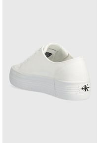 Calvin Klein Jeans tenisówki VULC FLATFORM ESSENTIAL MONO damskie kolor biały YW0YW01030. Nosek buta: okrągły. Zapięcie: sznurówki. Kolor: biały. Materiał: materiał. Obcas: na platformie #5
