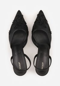 Renee - Czarne Szpilki VICES Slingback z Noskami w Szpic Ozdobionymi Haftem i Koralikami Laraidina. Zapięcie: pasek. Kolor: czarny. Materiał: satyna. Wzór: haft, aplikacja. Obcas: na szpilce #2