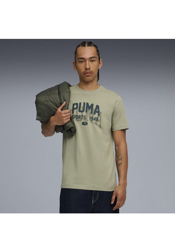 Puma - Męska koszulka z grafiką w uniwersyteckim stylu PUMA Lux Army Green. Kolor: zielony. Sport: fitness
