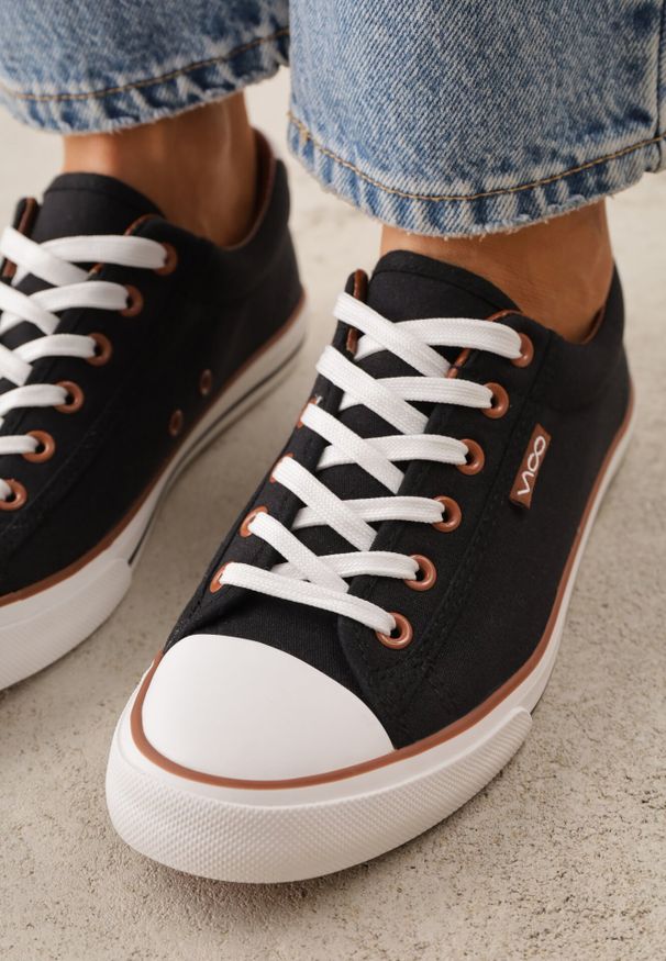 Born2be - Czarne Klasyczne Trampki do Kostki z Lamówką przy Podeszwie Kasiope. Okazja: na co dzień. Kolor: czarny. Materiał: jeans. Styl: klasyczny