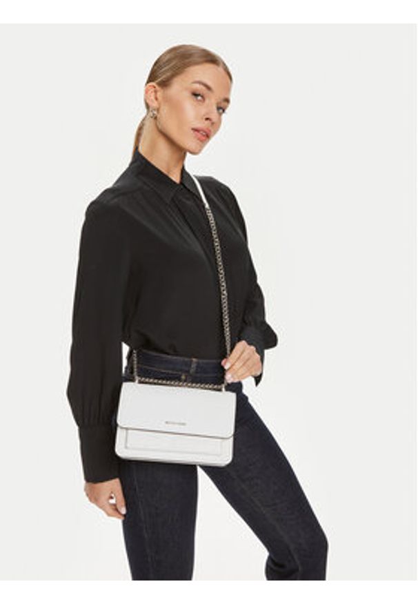 MICHAEL Michael Kors Torebka Claire 30T4SC7L3T Biały. Kolor: biały. Materiał: skórzane