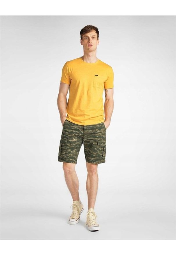 Lee - LEE ULTIMATE POCKET TEE MĘSKI T-SHIRT GOLDEN YELLOW L66JWTNF 112116509