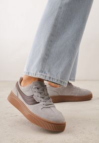 Renee - Szare Sneakersy Kultowe Tenisówki z Zamszu Naturalnego ze Skórzaną Wkładką Rionae. Okazja: na co dzień, na randkę. Kolor: szary. Materiał: zamsz, skóra #8