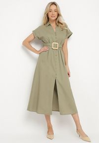 Born2be - Zielona Bawełniana Sukienka Koszulowa na Krótki Rękaw z Dodatkowym Paskiem Callira. Okazja: na spacer, na co dzień. Kolor: zielony. Materiał: bawełna. Długość rękawa: krótki rękaw. Typ sukienki: koszulowe. Styl: elegancki, casual #2