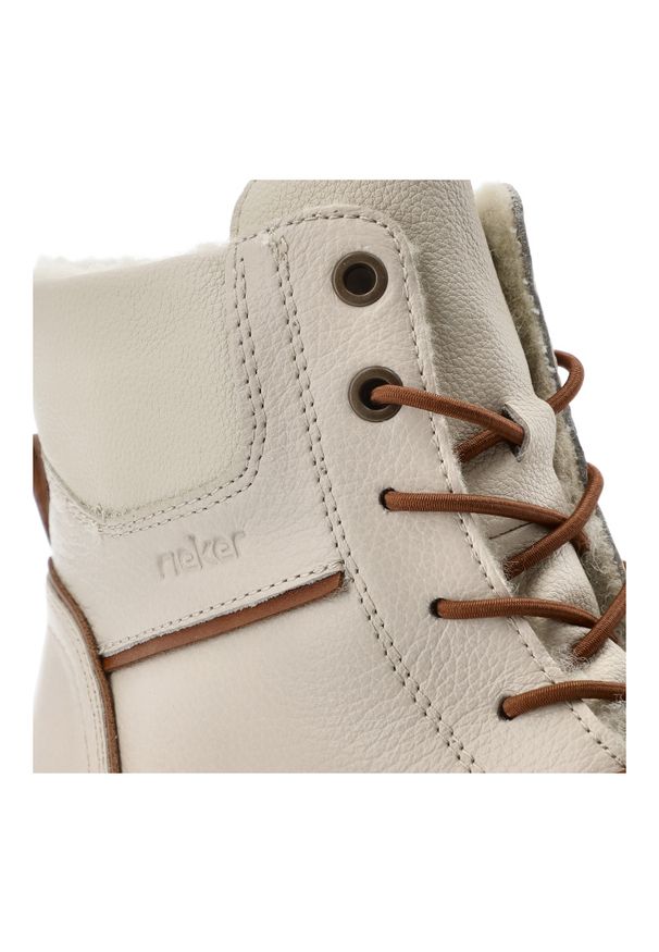 Trzewiki damskie Rieker, skórzane licowe na grubej podeszwie zapinane na zamek i ocieplane, białe, Y4303-80. Okazja: na co dzień. Zapięcie: zamek. Kolor: beżowy. Materiał: skóra. Szerokość cholewki: normalna. Sezon: zima, jesień. Styl: casual