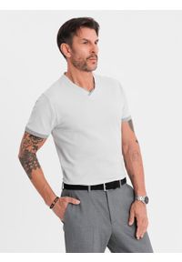 Ombre Clothing - T-shirt męski z kontrastowymi wstawkami i dekoltem w serek – jasnoszary V4 OM-TSCT-0198 - XXL. Okazja: na co dzień. Typ kołnierza: dekolt w serek. Kolor: szary. Materiał: dzianina, materiał, bawełna. Długość: krótkie. Styl: sportowy, casual