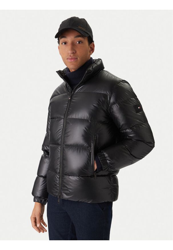 TOMMY HILFIGER - Tommy Hilfiger Kurtka puchowa MW0MW40617 Czarny Regular Fit. Kolor: czarny. Materiał: syntetyk