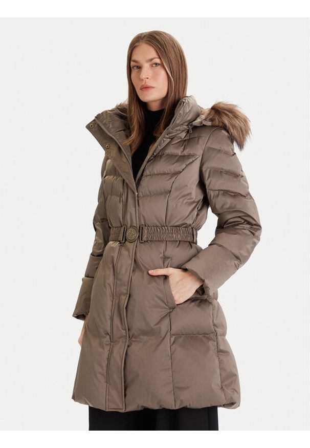 Guess Płaszcz zimowy W5BL30 W2802 Beżowy Regular Fit. Kolor: beżowy. Materiał: syntetyk. Sezon: zima