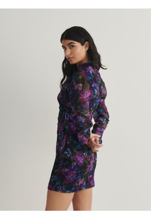 Reserved - Sukienka z asymetrycznym dekoltem - wielobarwny. Materiał: tkanina. Typ sukienki: asymetryczne