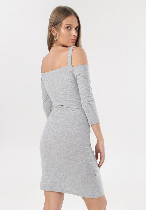 Born2be - Szara Sukienka Doreanne. Kolor: szary. Długość rękawa: na ramiączkach. Typ sukienki: kopertowe. Styl: elegancki. Długość: mini