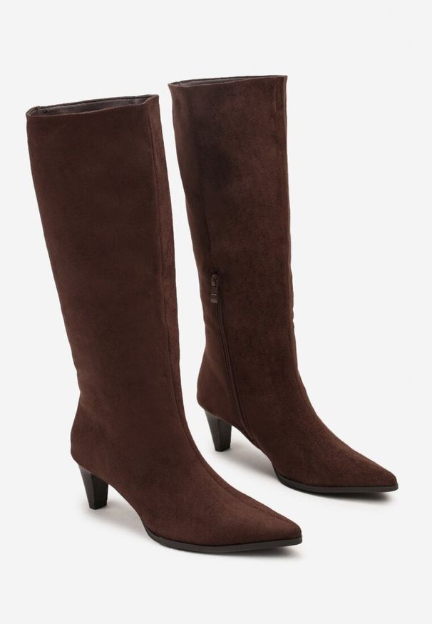 Renee - Brązowe Kozaki na Obcasie Typu Stożek Nalimea. Okazja: na co dzień. Kolor: brązowy. Materiał: jeans. Obcas: na obcasie. Styl: klasyczny, casual, elegancki. Wysokość obcasa: średni