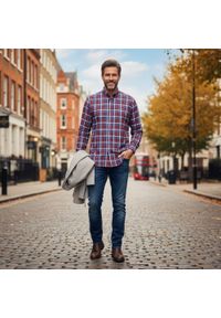 Casualowa Koszula, Kołnierzyk Button Down - Pako Jeans - Czerwona w Kratkę. Okazja: na co dzień. Typ kołnierza: button down. Kolor: czerwony. Materiał: bawełna. Wzór: kratka. Sezon: lato. Styl: casual #3