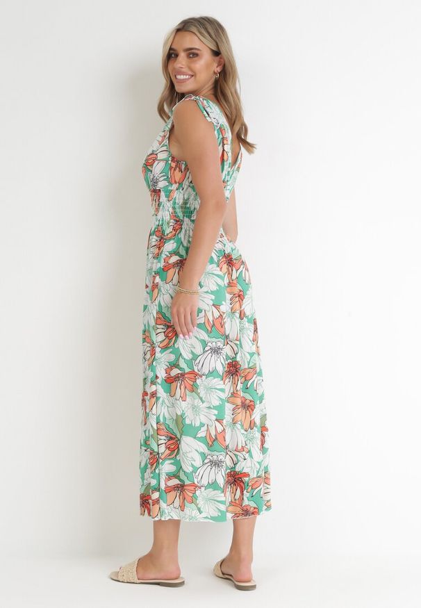 Born2be - Zielona Sukienka Maxi z Kopertowym Dekoltem i Gumkami w Pasie Atalie. Kolor: zielony. Materiał: tkanina. Długość rękawa: na ramiączkach. Sezon: wiosna, lato. Typ sukienki: kopertowe. Długość: maxi