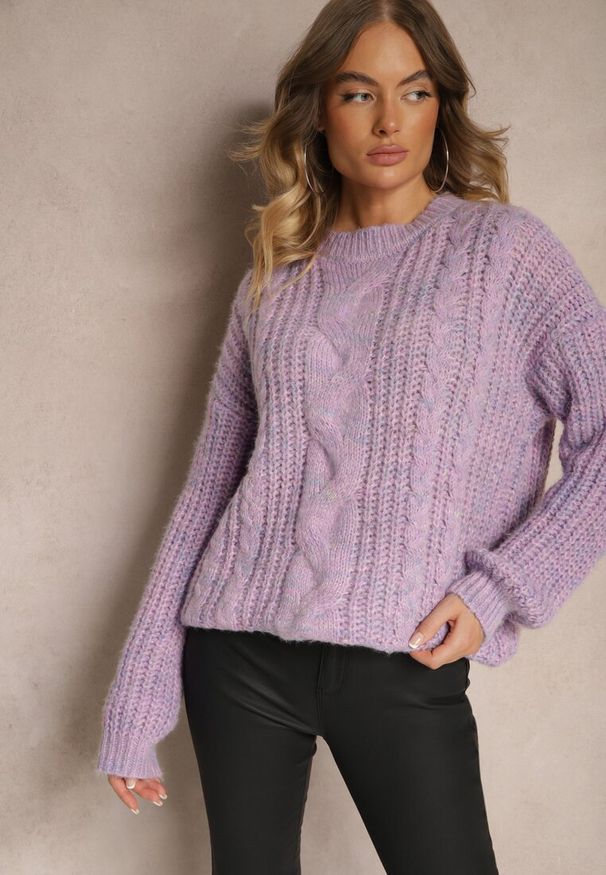 Renee - Fioletowy Sweter z Wełną Ozdobiony Tłoczeniem Ecrisevia. Okazja: na co dzień. Kolor: fioletowy. Materiał: wełna. Wzór: aplikacja. Styl: elegancki, casual