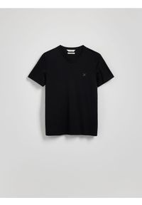 Reserved - T-shirt slim z dekoltem V - czarny. Kolor: czarny. Materiał: dzianina, wiskoza