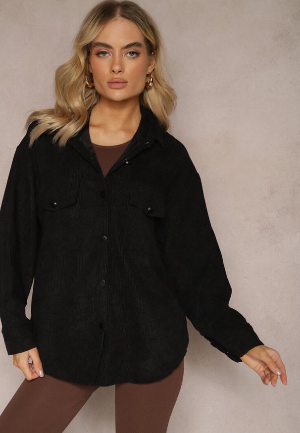 Renee - Czarna Koszula z Guzikami ze Sztruksowego Materiału Ilwenita. Kolor: czarny. Materiał: materiał, sztruks. Styl: elegancki