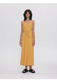Reserved - Kombinezon z lyocellem - jasnopomarańczowy. Kolor: pomarańczowy. Materiał: tkanina, wiskoza #1