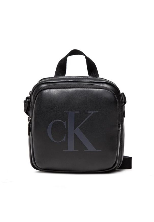 Calvin Klein Jeans Saszetka Monogram Soft Camera Bagi7 K50K509834 Czarny. Kolor: czarny. Materiał: skóra