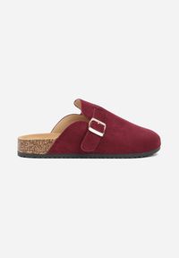 Born2be - Bordowe Klapki z Ozdobnym Paskiem i Klamrą Calevelis. Nosek buta: okrągły. Kolor: czerwony. Materiał: jeans. Obcas: na obcasie. Styl: elegancki, klasyczny. Wysokość obcasa: średni #7