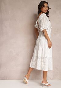 Renee - Biała Sukienka Evonia. Kolor: biały. Wzór: aplikacja, haft. Typ sukienki: rozkloszowane. Styl: boho. Długość: midi #5