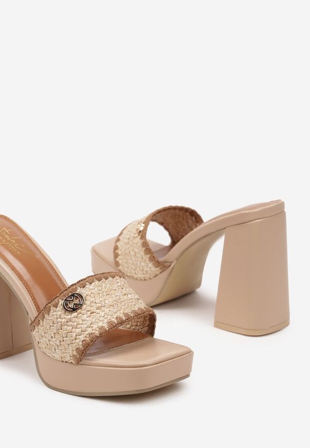 Renee - Beżowe Klapki na Słupku i Platformie z Ozdobną Rafią Eleadwen. Okazja: na co dzień. Nosek buta: otwarty. Kolor: beżowy. Sezon: lato. Obcas: na platformie. Styl: elegancki, casual