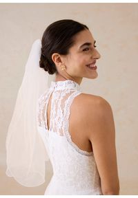 bonprix - Sukienka ślubna z tiulu z koronką. Okazja: na wesele, na ślub cywilny. Typ kołnierza: kołnierzyk stójkowy, dekolt gorset. Kolor: biały. Materiał: koronka, tiul. Wzór: koronka. Typ sukienki: gorsetowe #3