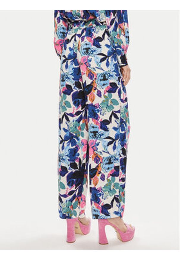 YAS Spodnie materiałowe Alara 26033658 Kolorowy Loose Fit. Materiał: wiskoza. Wzór: kolorowy
