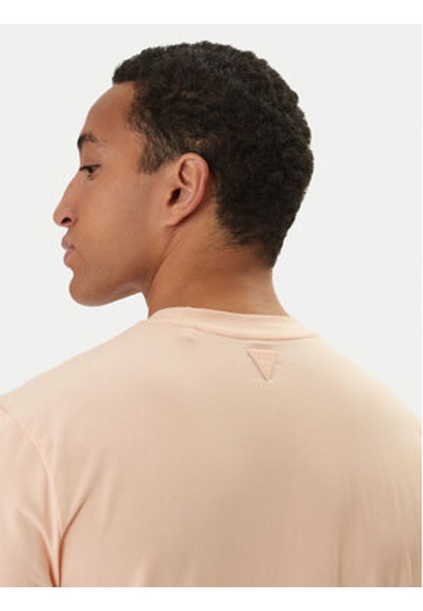 Guess T-Shirt Z2YI11 J1314 Pomarańczowy Regular Fit. Kolor: pomarańczowy. Materiał: bawełna