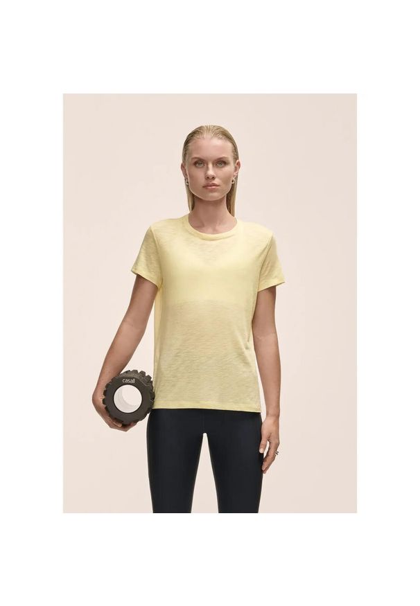 CASALL - Koszulka Damska Sportowa Casall Soft Texture Tee Lekka Treningowa. Kolor: żółty. Sport: fitness, joga i pilates