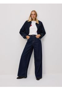 Reserved - Jeansy wide leg - granatowy. Kolor: niebieski