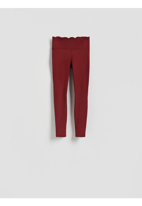 Reserved - Legginsy z ozdobnym wykończeniem - burgundowy. Kolor: czerwony. Materiał: dzianina