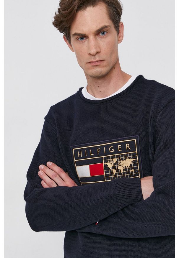 TOMMY HILFIGER - Tommy Hilfiger - Sweter. Okazja: na co dzień. Kolor: niebieski. Wzór: aplikacja. Styl: casual