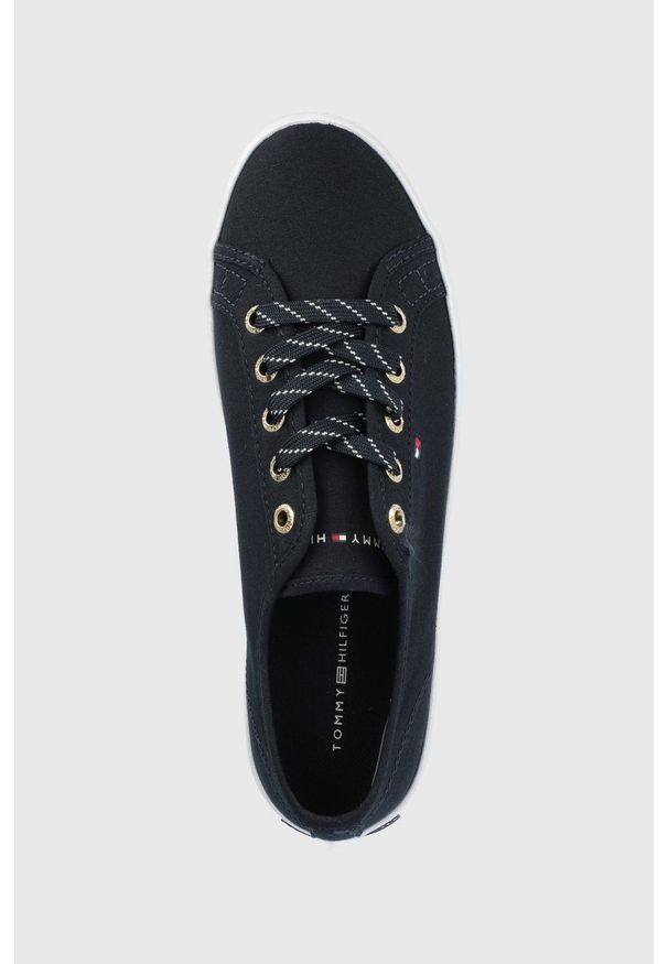 TOMMY HILFIGER - Tommy Hilfiger tenisówki damskie kolor granatowy. Nosek buta: okrągły. Zapięcie: sznurówki. Kolor: niebieski. Materiał: guma