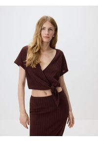 Reserved - Bluzka z wiązaniem - ciemnobrązowy. Kolor: brązowy. Materiał: dzianina #1