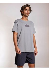 Sinsay - Bawełniana piżama z nadrukiem na plecach - wielobarwny. Materiał: bawełna. Wzór: nadruk #1