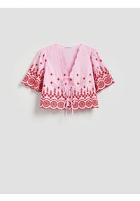 Reserved - Bluzka z ażurowymi detalami - różowy. Kolor: różowy. Materiał: bawełna, tkanina. Wzór: ażurowy
